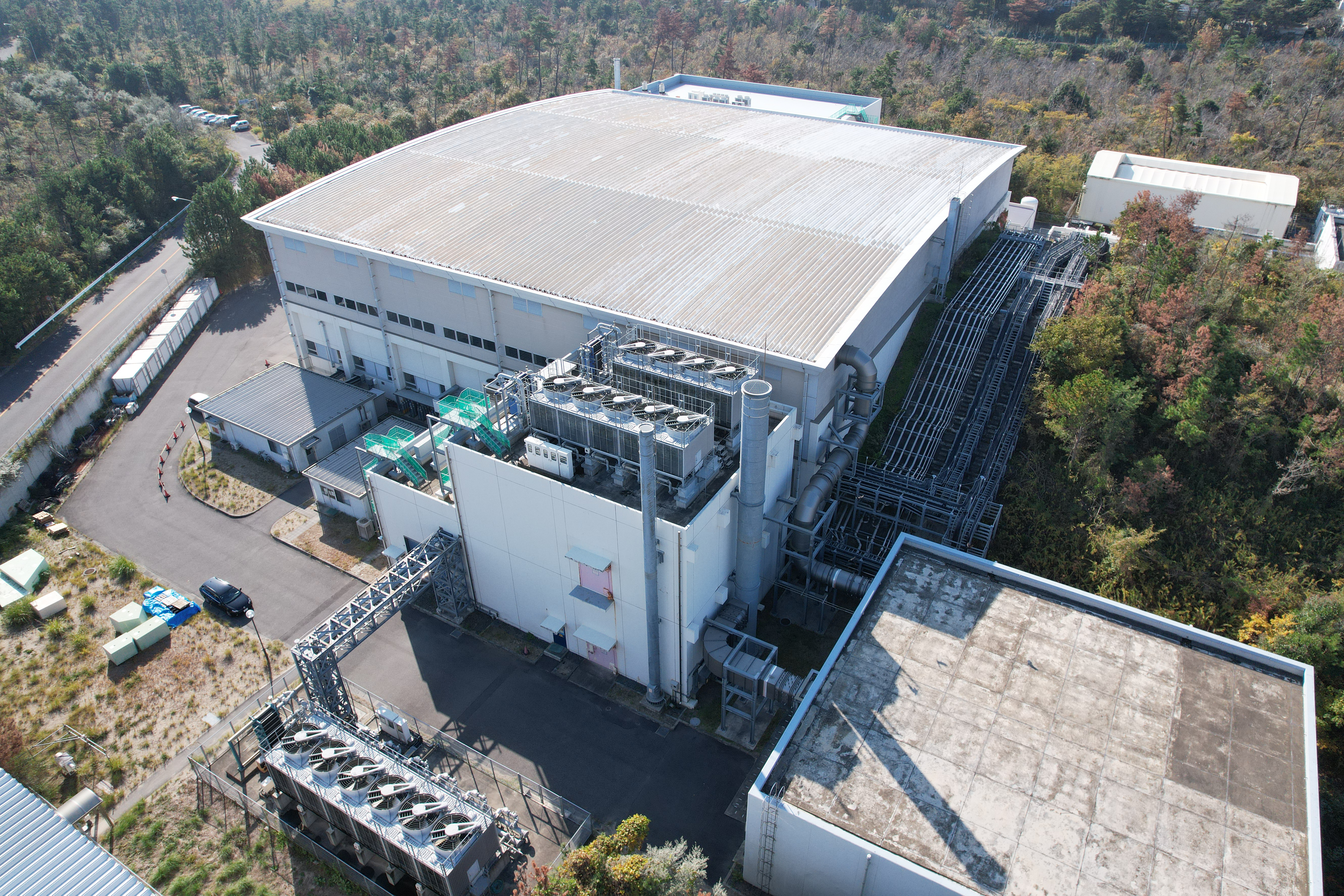 View of the Hadron Experimental Facility【4-054】