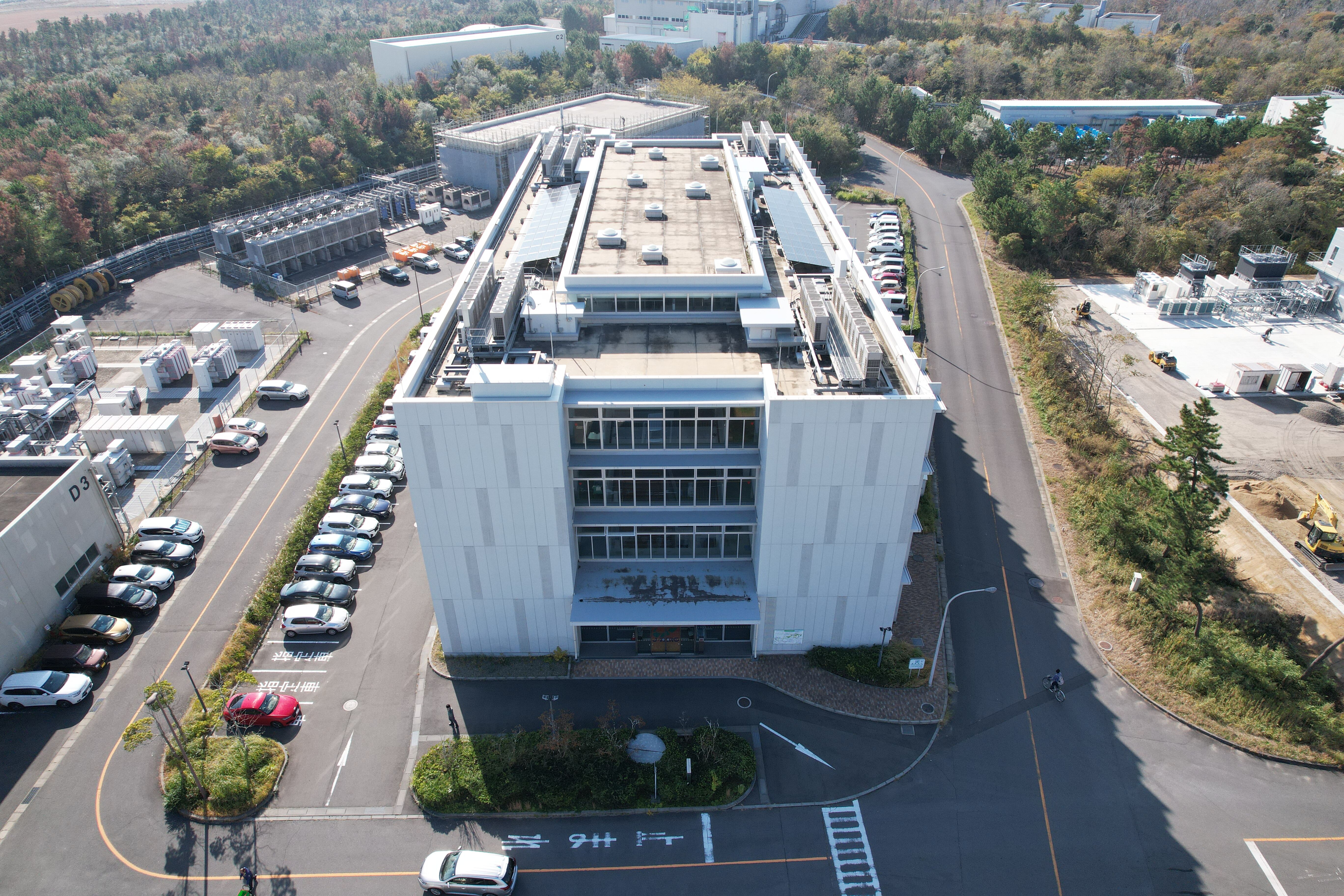 Aerial View of the J-PARC Research Building【4-059】